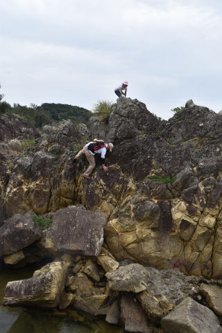 岩山を超え